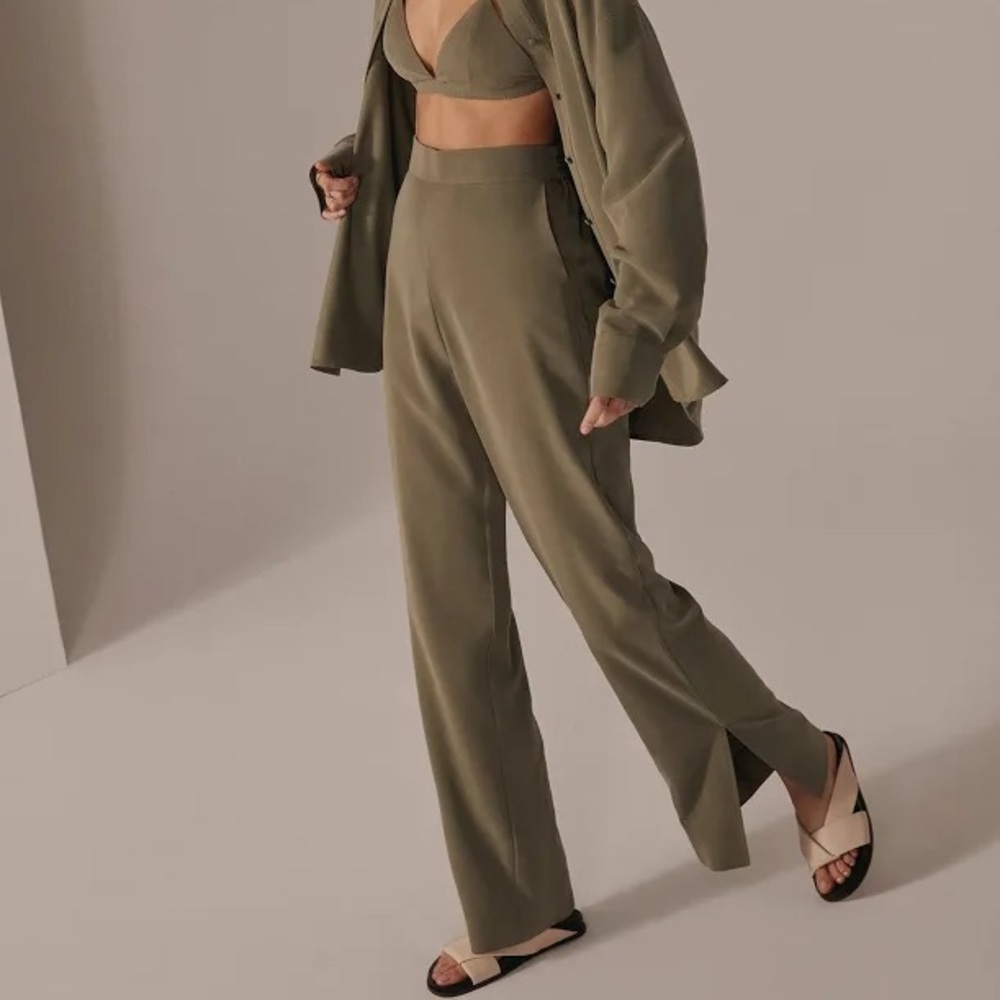 NWT Favorite Daughter Rebound Pant